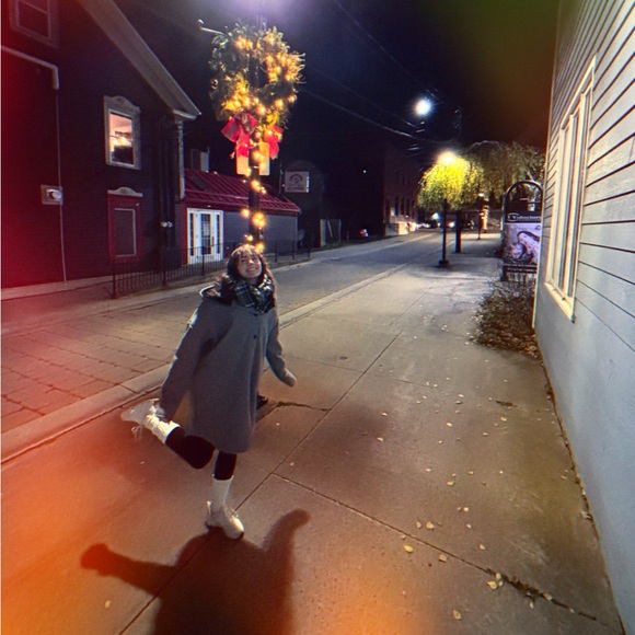 Meet your Posher, Mackenzie - Picture 7 of 7